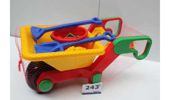 4 speelgoedkruiwagens met strandspeelgoed